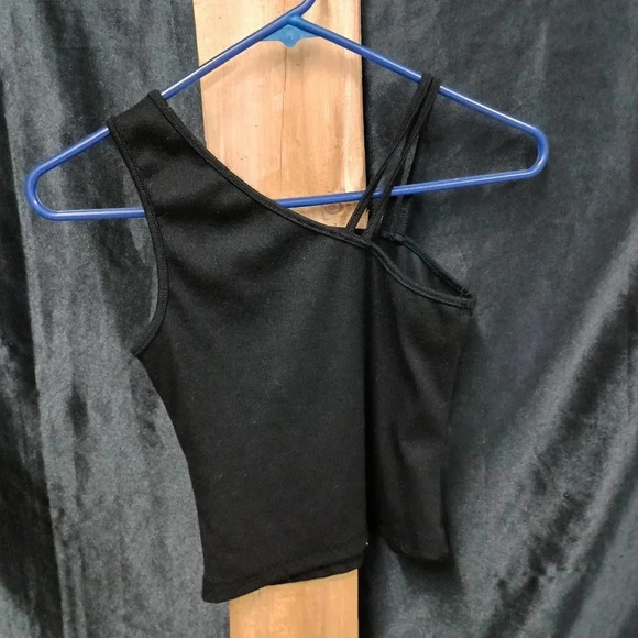 SHEIN Tops - SHEIN Black Asymmetrical Crop Top